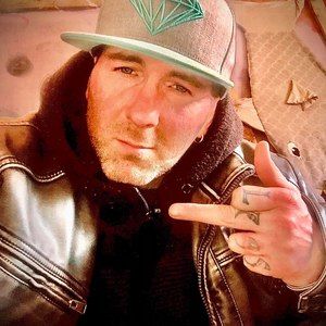 Meet your Posher, Denis